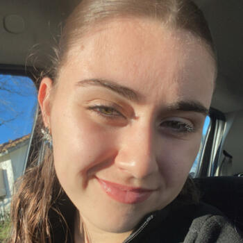 Babysitter in Anglet: Alexia