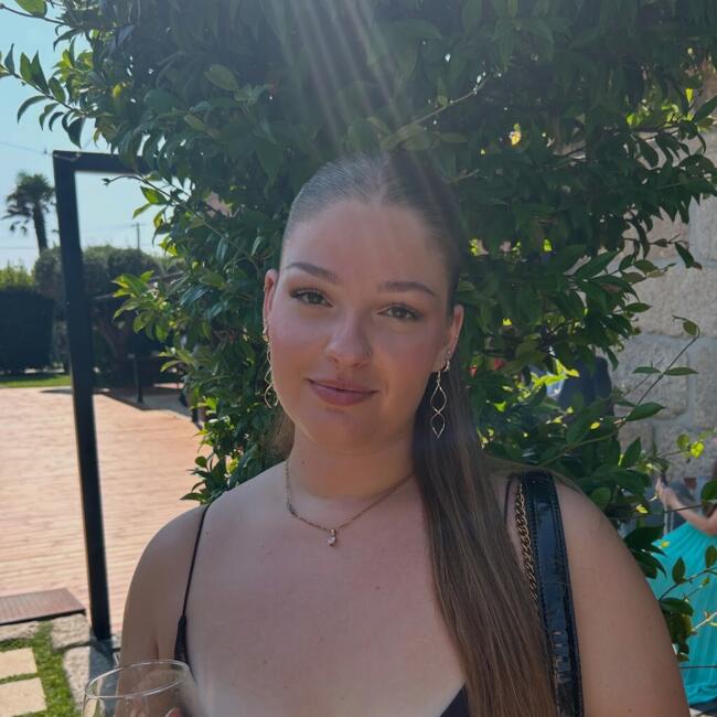 Babysitter em Seixal: Iris