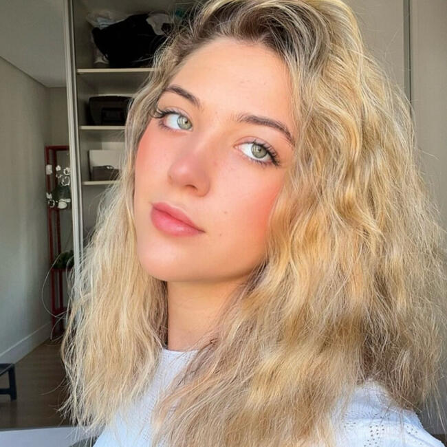 Babá em Londrina: Helena