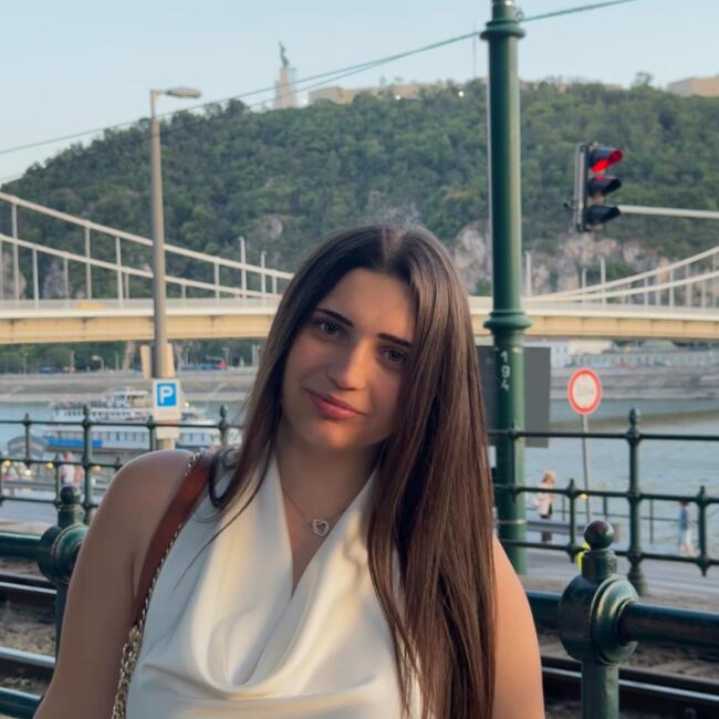 Babysitter in Budapest: Dominika