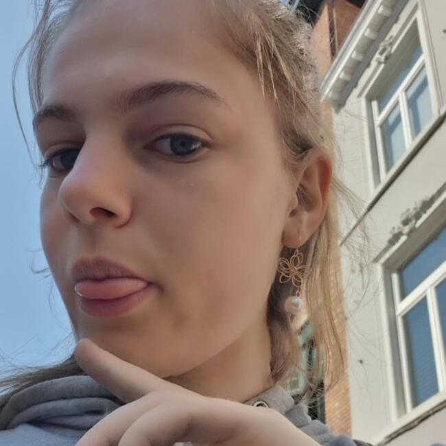 Babysitter in Bredene: Alaya