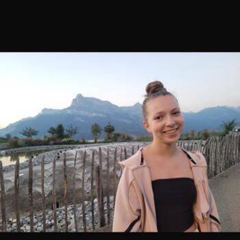 Babysitter in Paris: Olivia