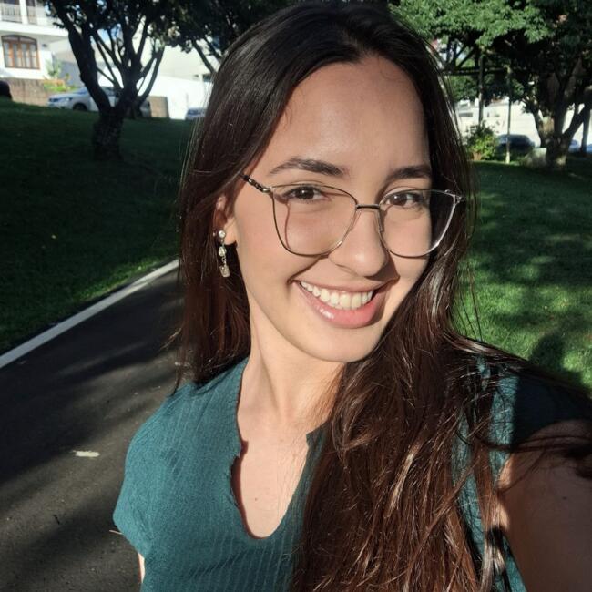 Babá em Guarapuava: Anna