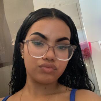 Babysitter in Lauro de Freitas: Juliana