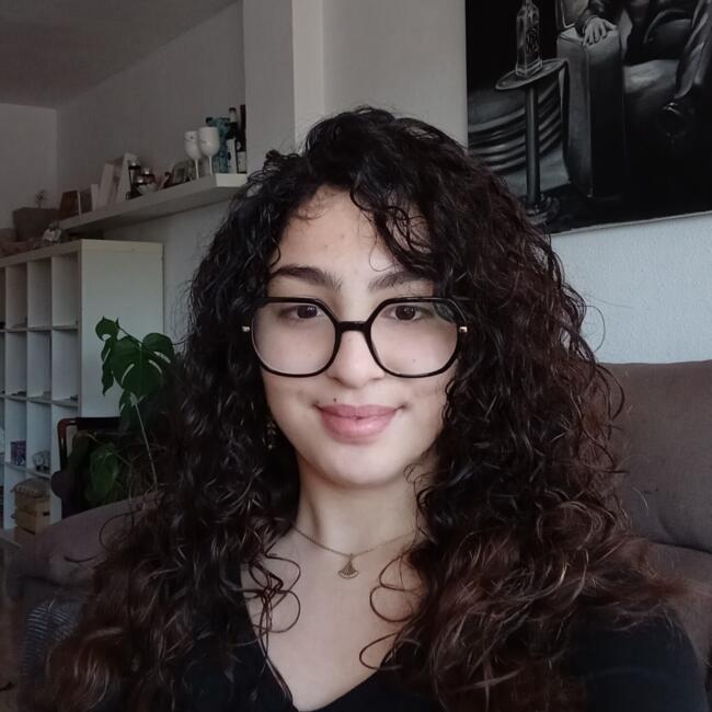 Babysitter in Reus: Yasmine