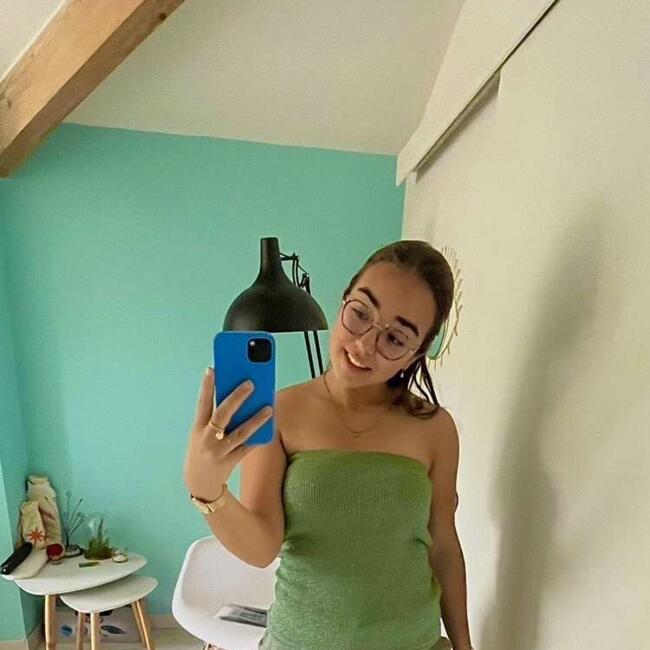 Babysitter in Pessac: Chloé