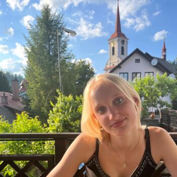 Babysitter in Heist-op-den-Berg: Lily