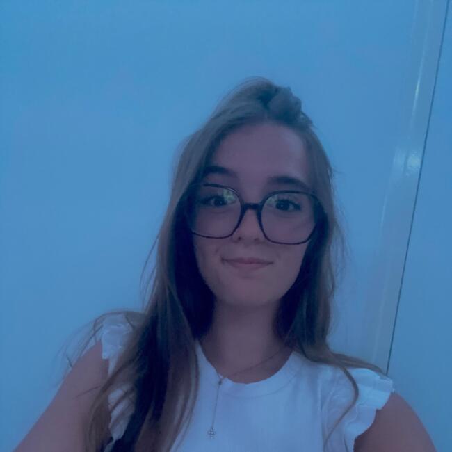 Babysitter in Graye-sur-Mer: Louisa