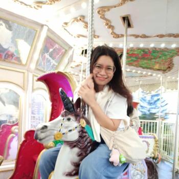 Babysitter Adelaide: Desiree Abish