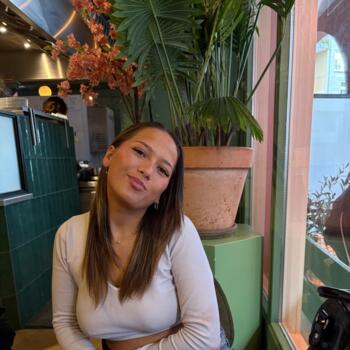 Babysitter in Charenton-le-Pont: Angelina