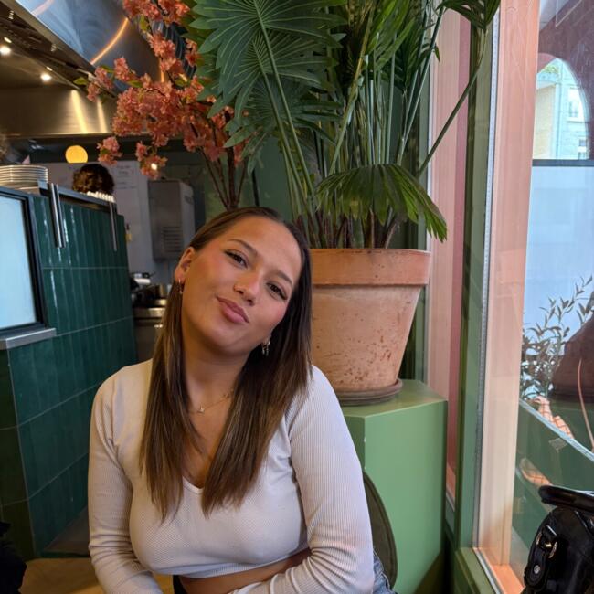 Babysitter in Charenton-le-Pont: Angelina