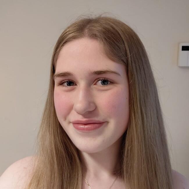 Babysitter in Camberley: Chloe