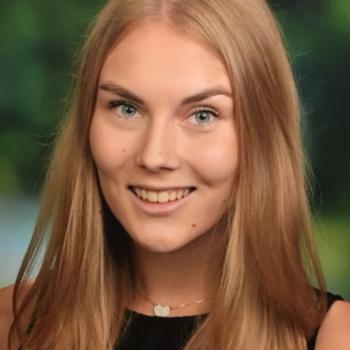Babysitter Graz: Carina