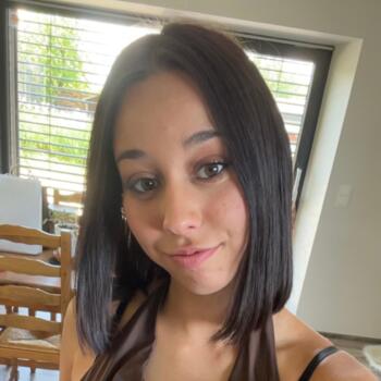 Babysitter in Frangy: Louna