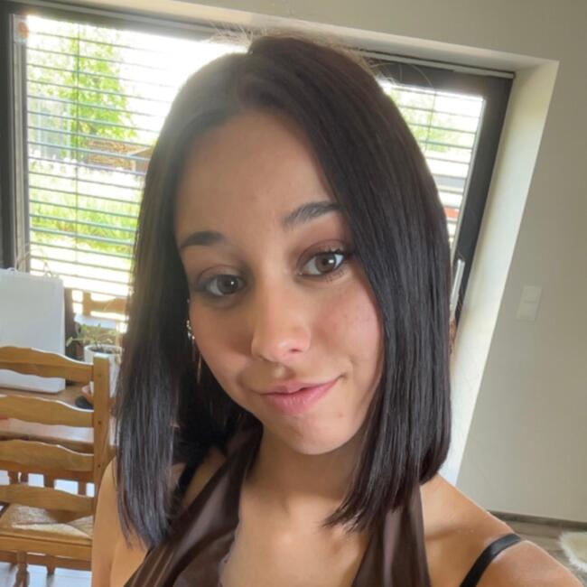 Babysitter in Frangy: Louna