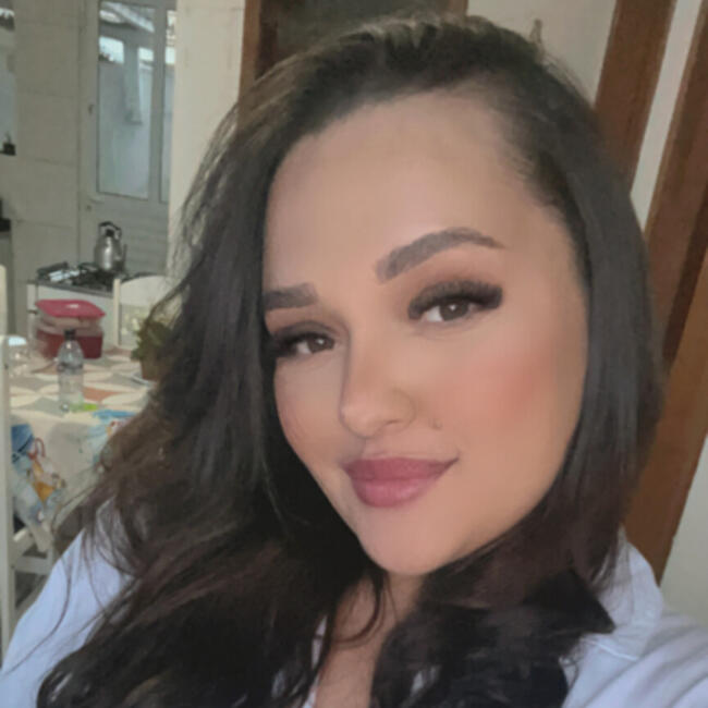 Emprego de babá em Fazenda Rio Grande: Leticia