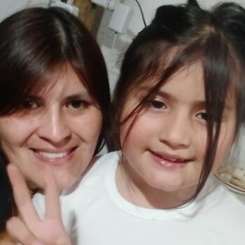 Trabajo para niñera en Santiago de Chile: trabajo de niñera Isabella
