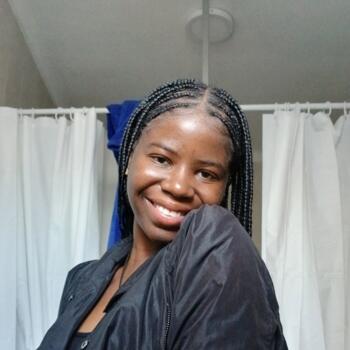 Babysitter in Vouga: Cássia Muteca