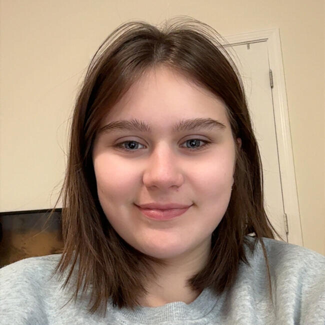 Babysitter in Proctorville: Emma