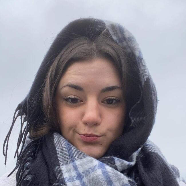 Babysitter in Saint-Martin-des-Champs: Clémence