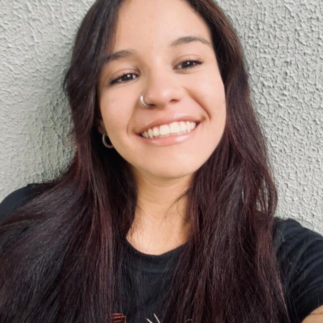 Babá em Cuiabá: Isadora