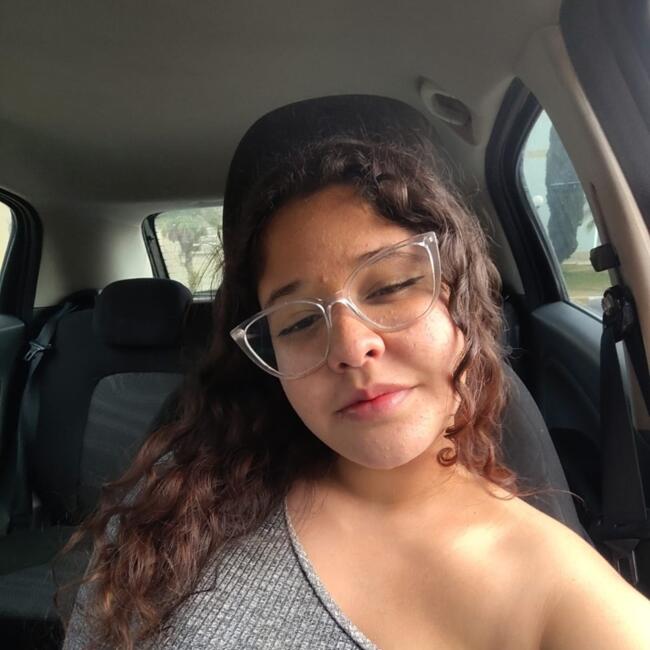 Babysitter in Bragança Paulista: Maria