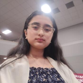 Babysitter Runnemede: Hatziry