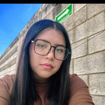 Niñera León: Viridiana jaramillo Sánchez