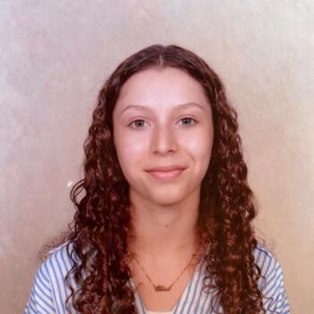 Babysitter in Louresse: Elise