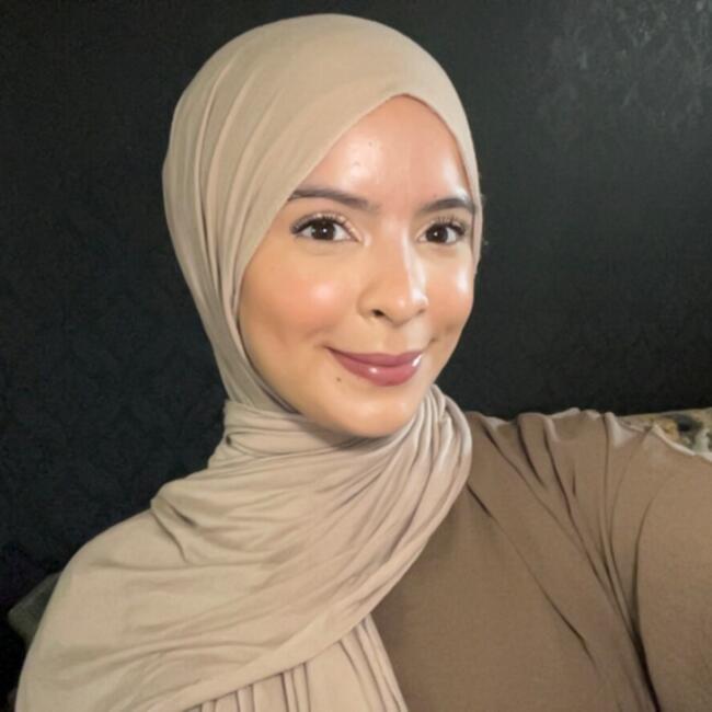 Babysitter in Londres: Asmaa