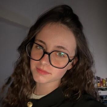 Nanny in Saint-Lys: Lily