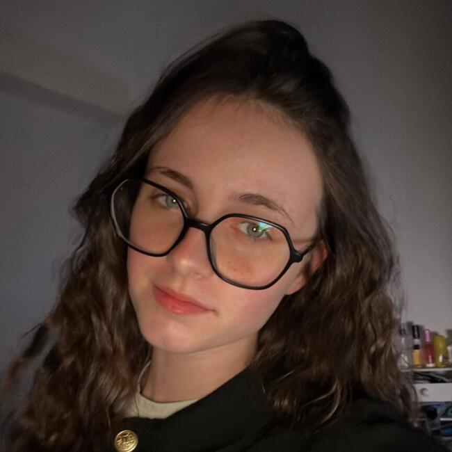 Nanny in Saint-Lys: Lily