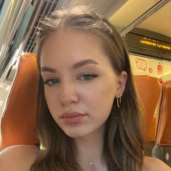 Babysitter Cannes: Oksana