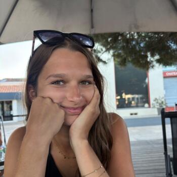Babysitter in Dijon: Rose
