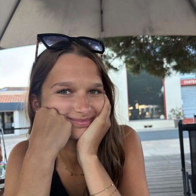 Babysitter in Dijon: Rose