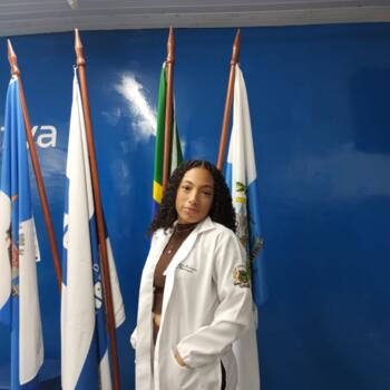 Babysitter in Nilópolis: Agatha