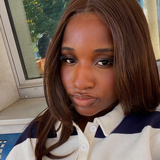 Babysitter in Courbevoie: Djamila