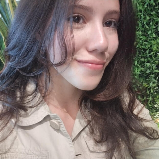 Babysitter in Caracas: Isis