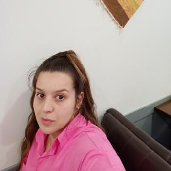 Nanny in Saint-Rémy-sur-Durolle: Kenza