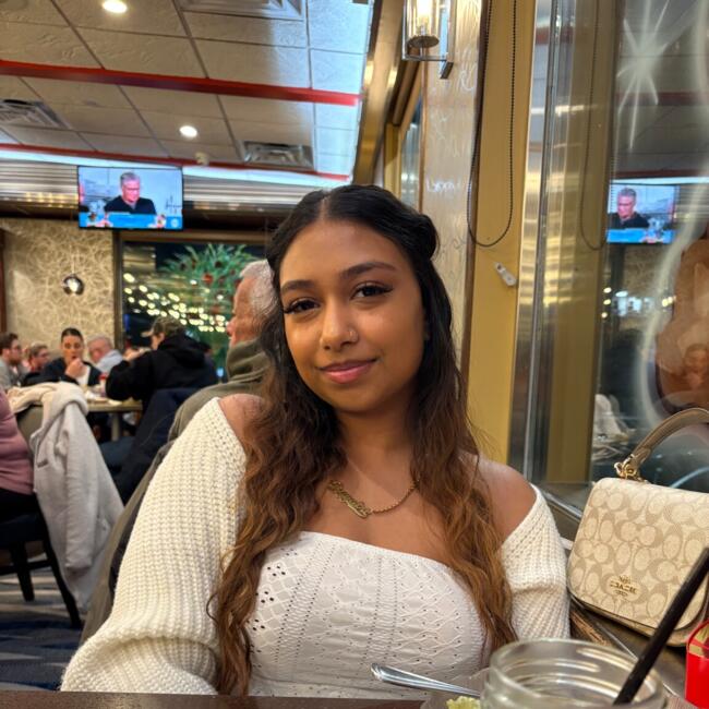 Babysitter in Borough of Queens: Sonia