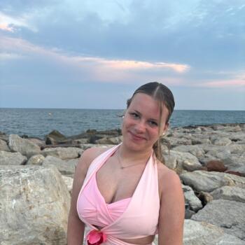 Babysitter in Ixelles-Elsene: Melinda