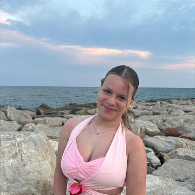 Babysitter in Elsene: Melinda