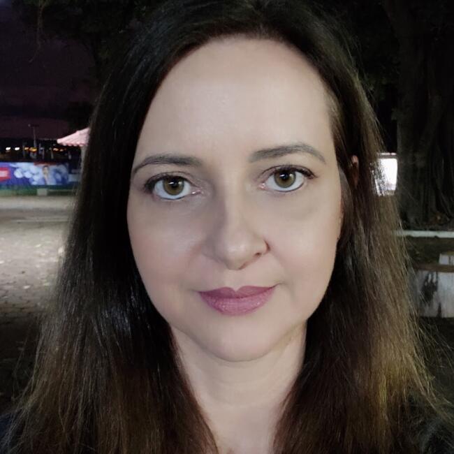 Emprego de babá em Brasília: Márcia