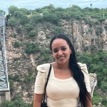 Babysitter in Olinda: Rayza