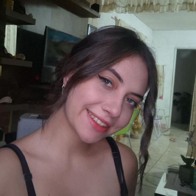 Babá em Três de Maio: Amanda