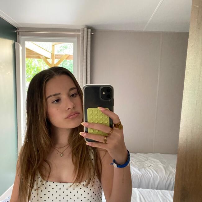 Babysitter in Bayonne: Camille
