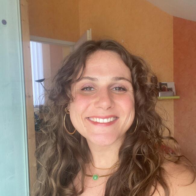 Baby-sitter in Colombes: Coline