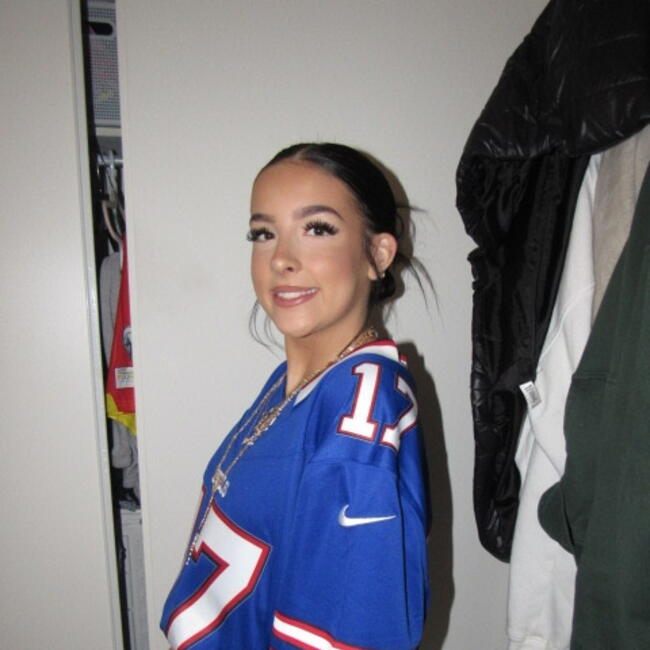 Babysitter in Whitby: Sam