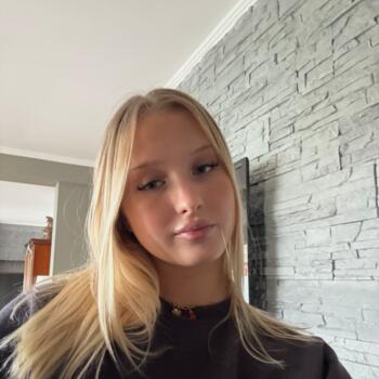 Babysitter in Saint-Ghislain: Astrid