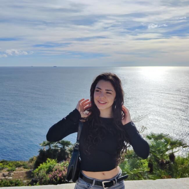 Canguro en San Juan de Alicante: Elena